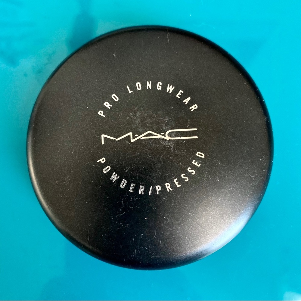 MAC Pro Longwear Pressed Powder Dark Plus